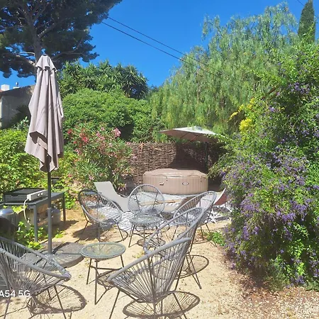 Osez Adelaide Villa *